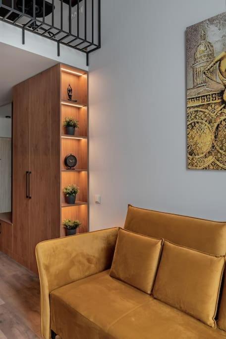Butas Modern Loft With Free Parking