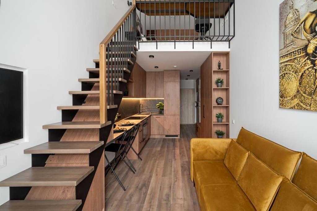 Modern Loft With Free Parking *